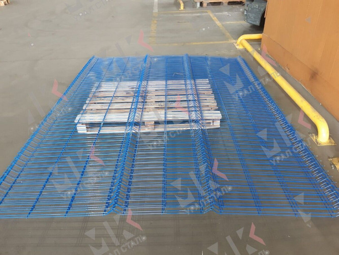 3Д забор красный (RAL 3032) 2500х2500х3 Profi в Уфе