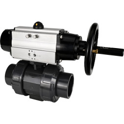 Кран шаровой BV4242E-FP-GRM-ISO Дн32 Ру10 полнопроходной, корпус - НПВХ, шар - НПВХ, уплотнение - EPDM, с пневмоприводом PA-DA-105-1 двойного действия со штурвалом